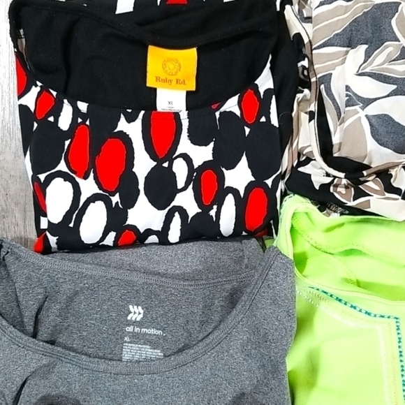 Closet Clearout Lot of 9 Tops - Picture 11 of 15